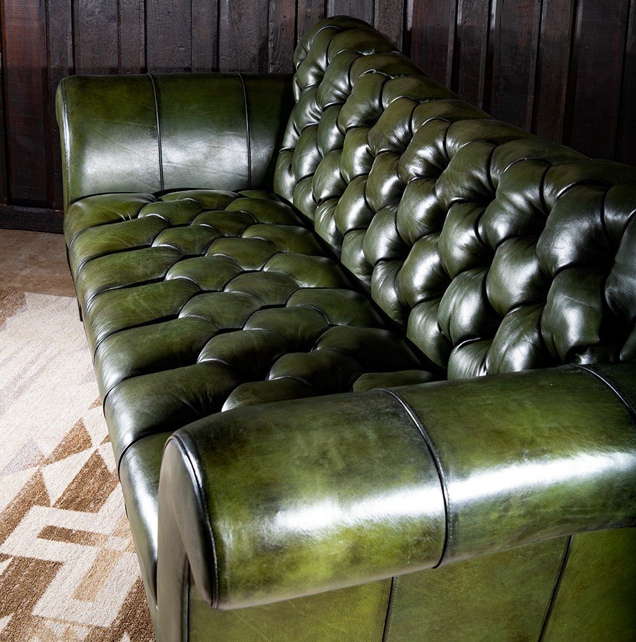 daphne-leather-chesterfield-sofa-5-910x1155-1-1