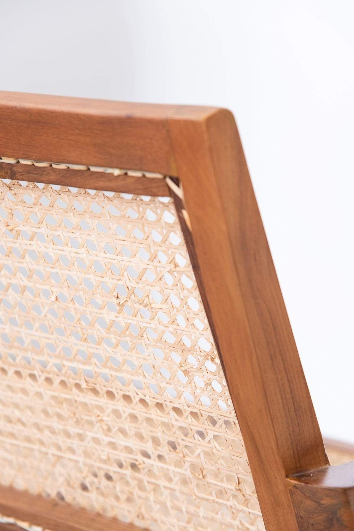 BENCH 16