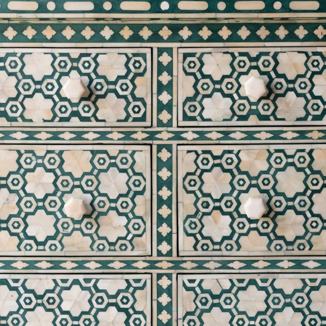 dresser 10