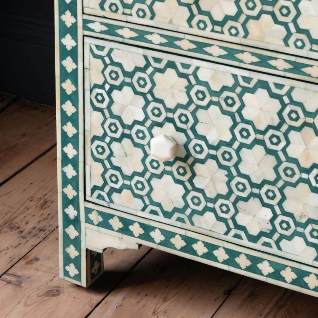 dresser 7