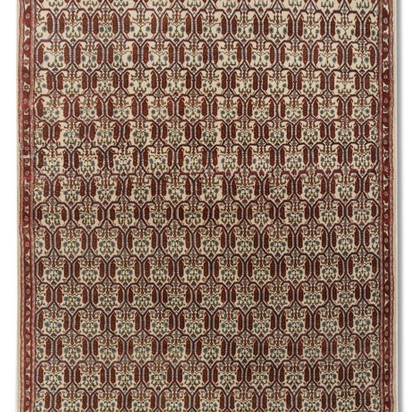 Nachiyar Traditional Hand Knotted Woolen Rug